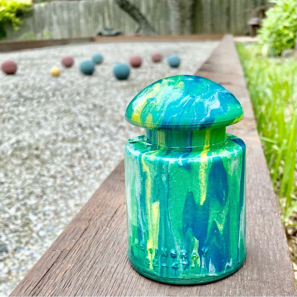 Yard Art / Home Decor / Garden / Bocce Ball Court Markers ~Vintage Insulators - Picture 8 of 9